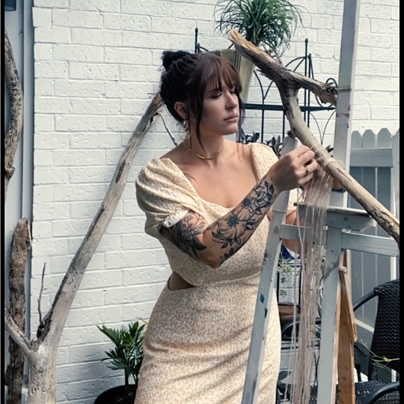 Meet your Posher, Taylor - Picture 2 of 5